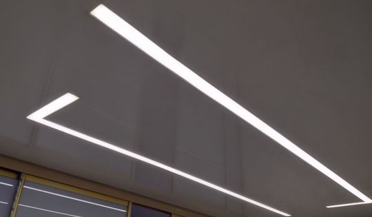 глянцевый потолок