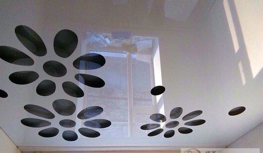 глянцевый потолок