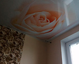 потолок в спальную комнату