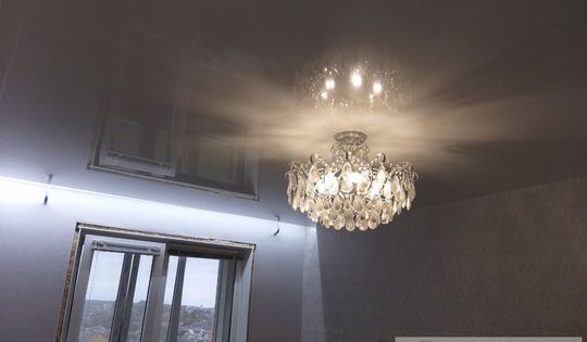 потолок в спальную комнату