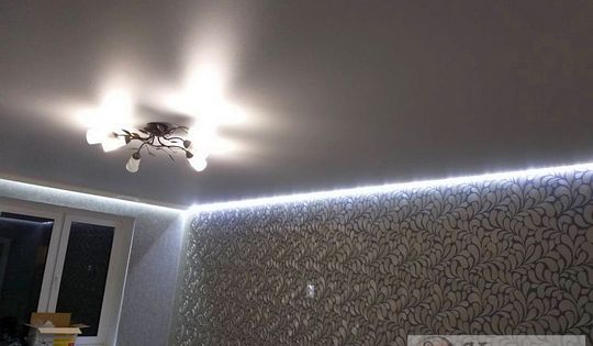 потолок в спальную комнату