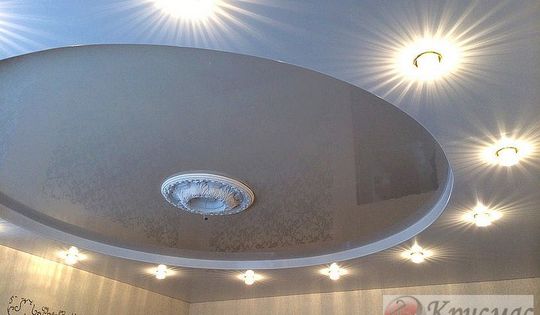 потолок в гостинную