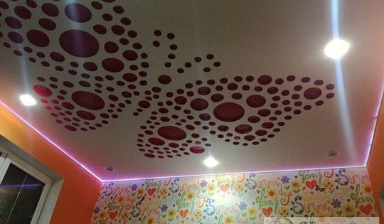 парящий потолок